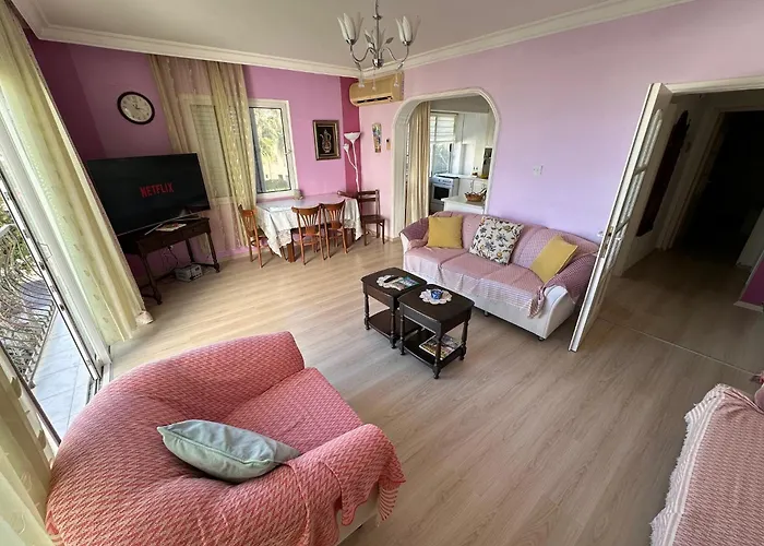 2 Bedroom With Sea View In Kyrenia Centre Appartamento