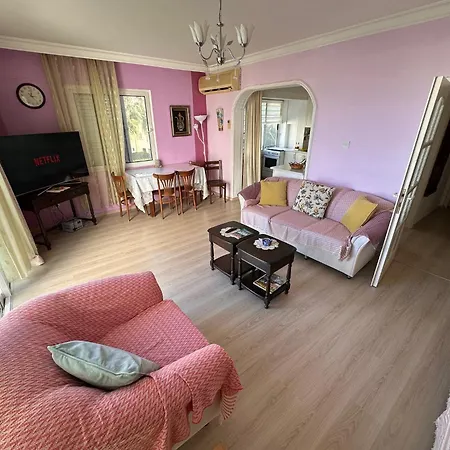 2 Bedroom With Sea View In Kyrenia Centre Apartment