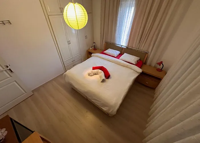 2 Bedroom With Sea View In Kyrenia Centre 凯里尼亚